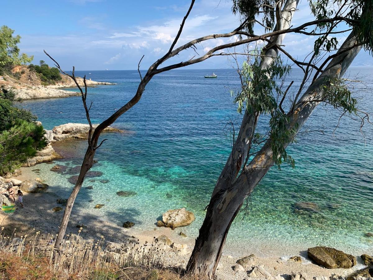 Villa Perris Studios Kassiopi Exterior photo