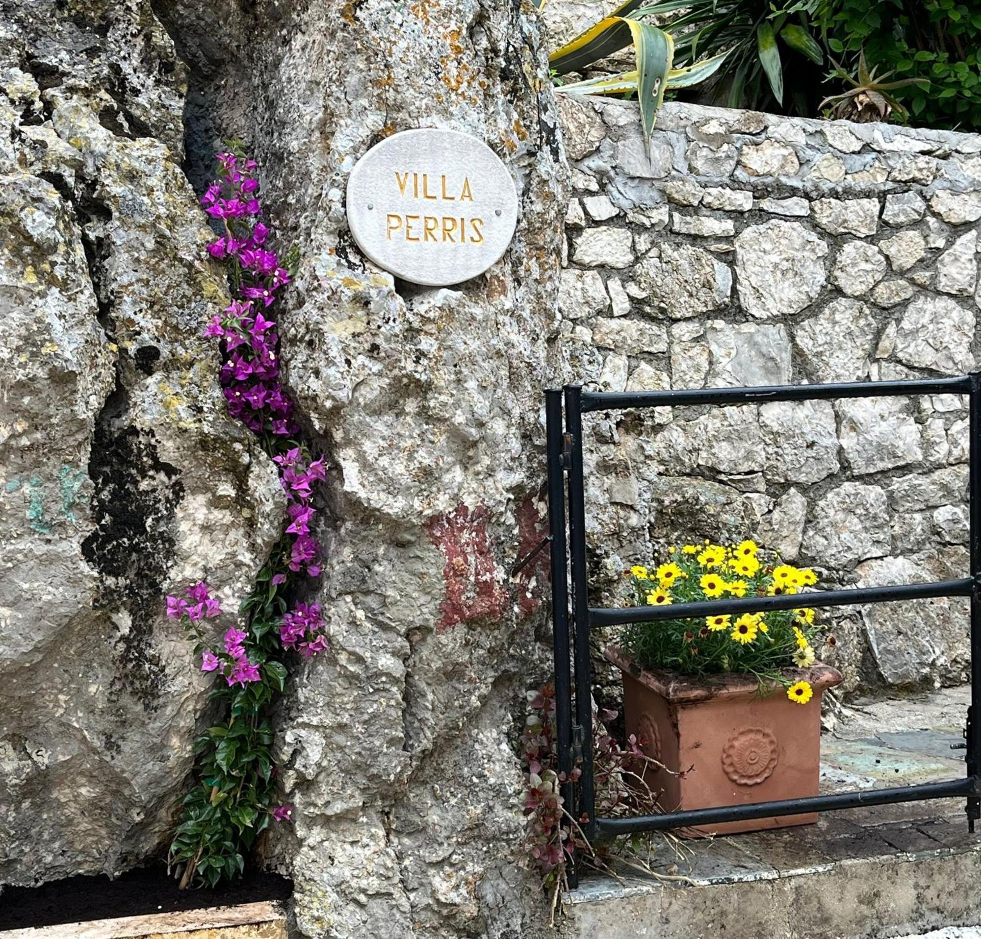 Villa Perris Studios Kassiopi Exterior photo